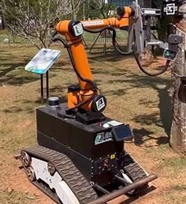 产品实拍 · 自走式割胶机器人林间作业